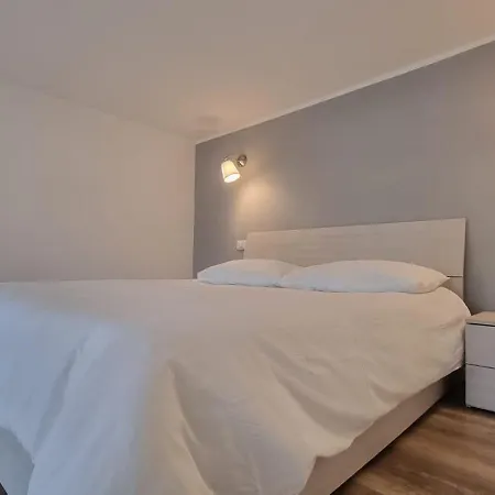 Il Rifugio Moderno Next To Metro Anagnina, Free Parking And Wifi Roma