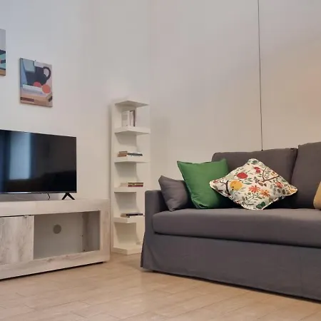 Il Rifugio Moderno Next To Metro Anagnina, Free Parking And Wifi Roma