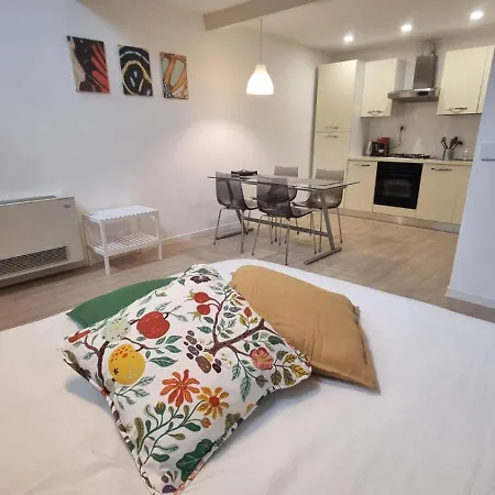 Il Rifugio Moderno Next To Metro Anagnina, Free Parking And Wifi Daire *