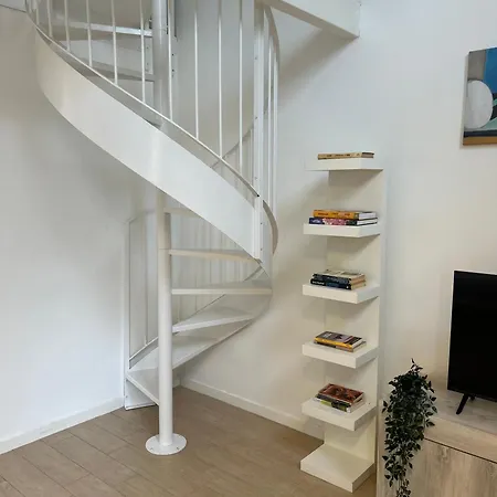 Il Rifugio Moderno Next To Metro Anagnina, Free Parking And Wifi Daire *