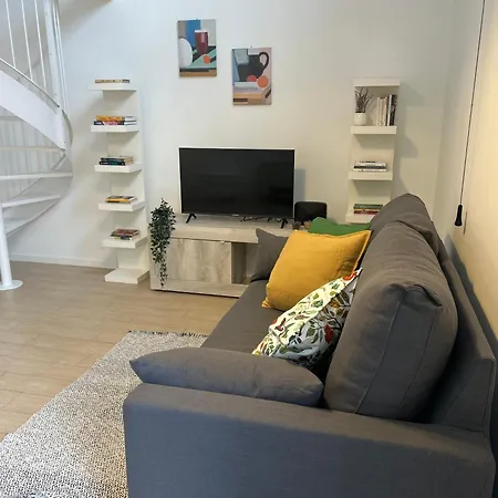 Il Rifugio Moderno Next To Metro Anagnina, Free Parking And Wifi Roma